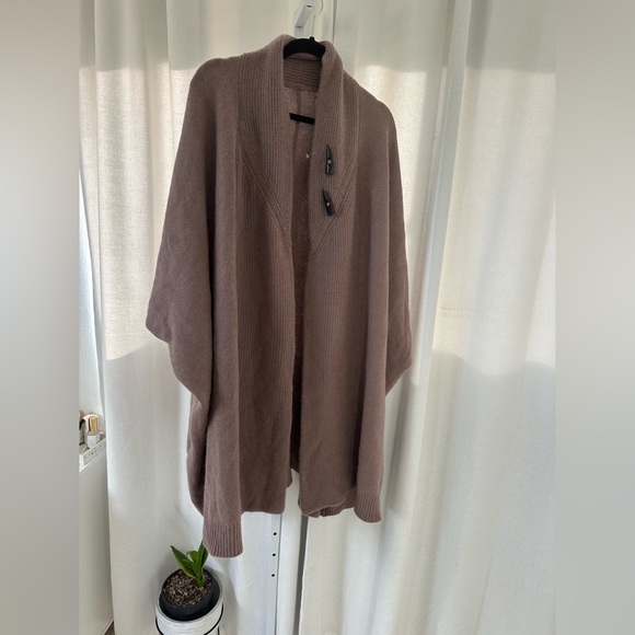 Naked cashmere ONE SIZE 100% cashmere poncho FINAL PRICE - Picture 1 of 11